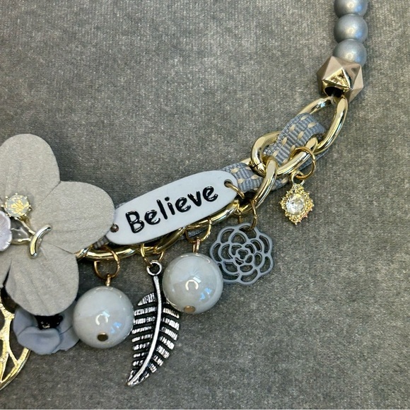 NUANCE gray faux pearl beaded flower leaf rhinestone believe chunky necklace - Picture 5 of 11